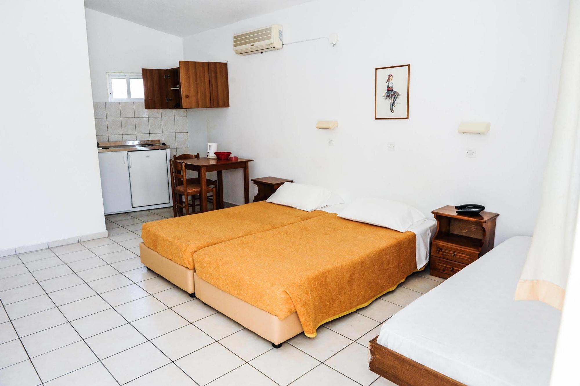 Hotel Margaret Kremasti  Luaran gambar
